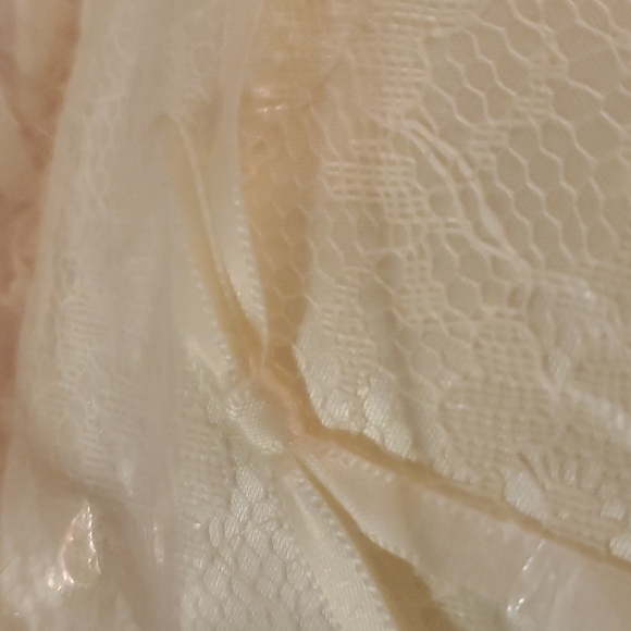 == - Vintage Ivory ring bearer pillow NWT -  7"x 7"x 2" - Picture 4 of 9